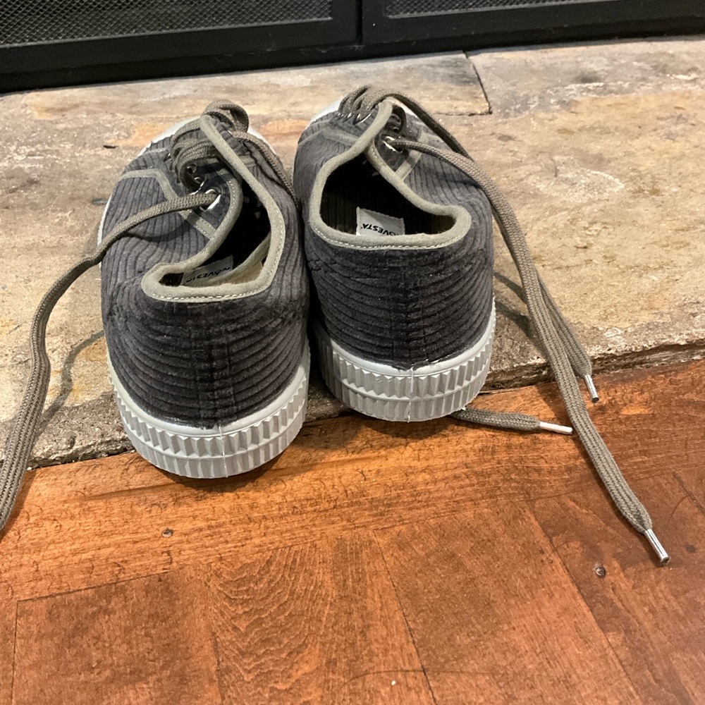 Novesta Women’s Corduroy Gray Low-Top Sneakers - Picture 2 of 4